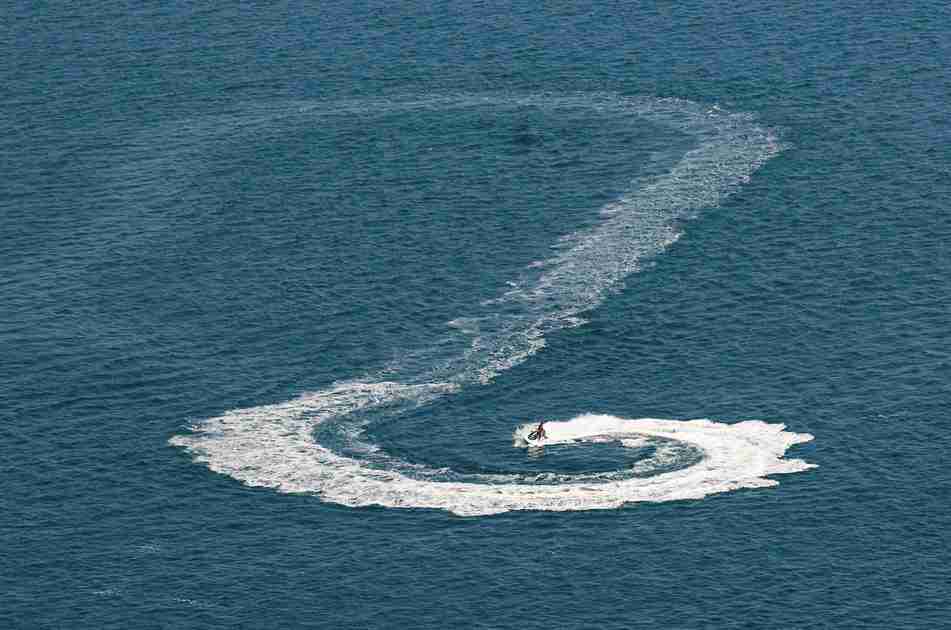 Jet Ski Vs Boat: 9 Killer Reasons Why Jet Skis Are Best 6 Personal Watercraft Are Faster