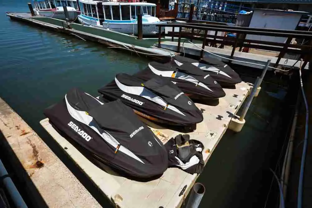 Personal Watercraft Towing With Cover