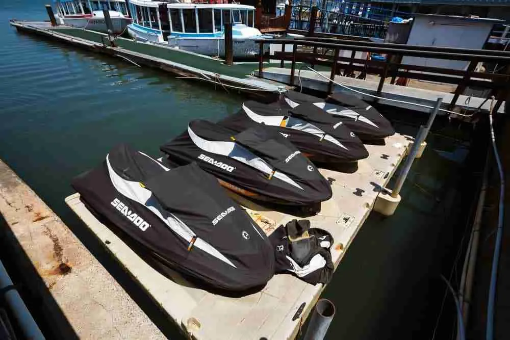 Personal Watercraft Towing With Cover